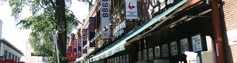 Fenway_Park_Yawkey_Way.jpg