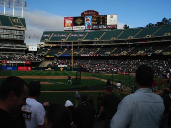 TEAM:Oakland Athletics CITY:Oakland STADIUM:Oakland Coliseum   Here we are watching the Red Sox during batting practice.