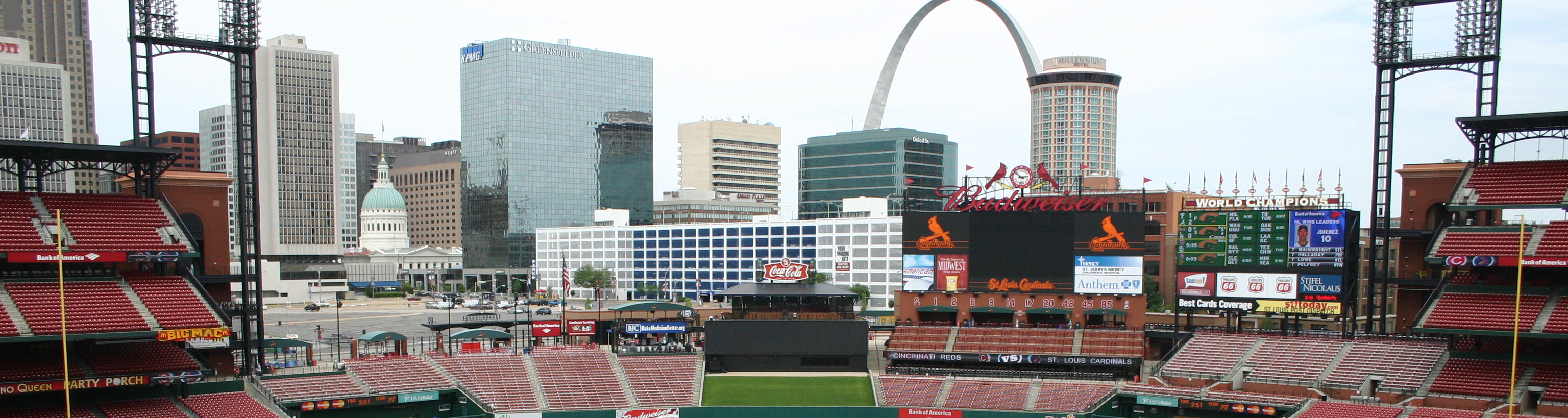 Busch_Stadium_Arch.jpg